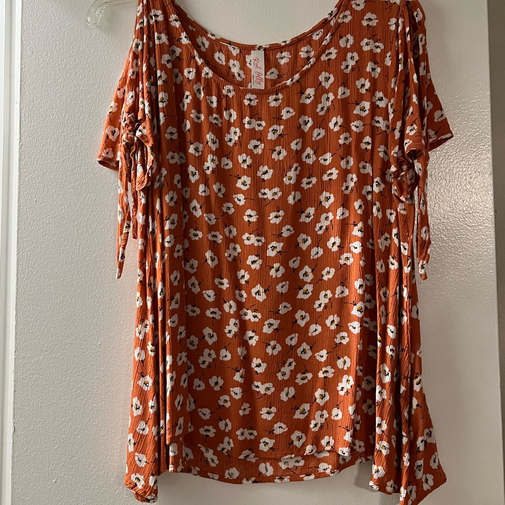 Floral summer shirt